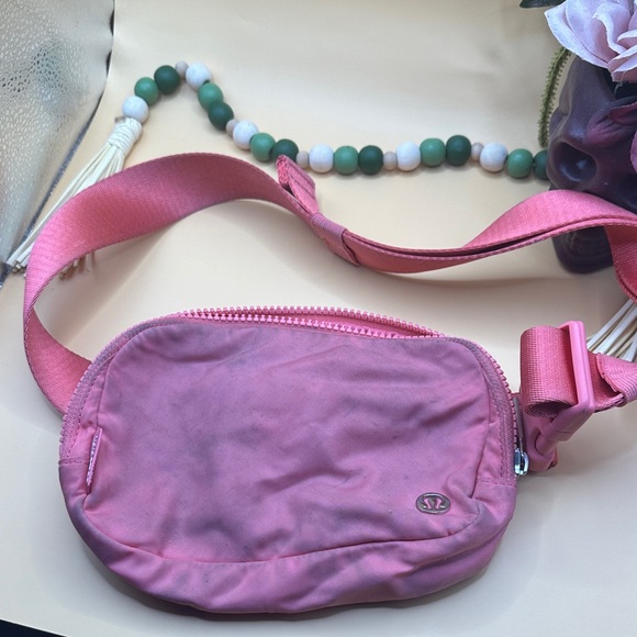 Lululemon Everywhere Belt Bag - Picture 1 of 3